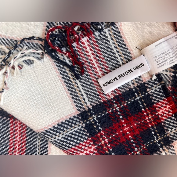 A+F Winter Scarf - Picture 4 of 4